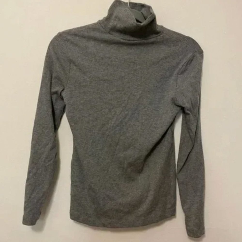 H & M turtleneck sweater